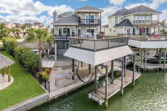 519 Westerly Drive, Tiki Island, TX 77554