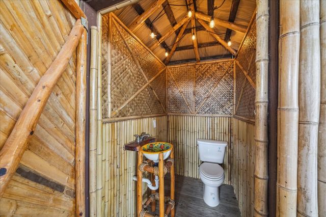 519 Westerly Drive, Tiki Island, TX 77554