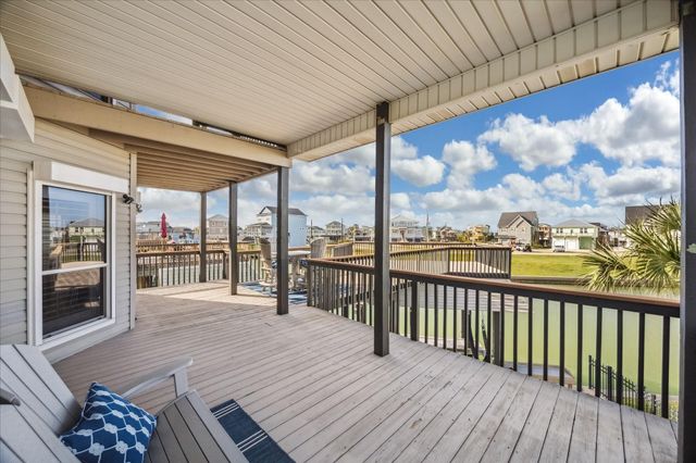 519 Westerly Drive, Tiki Island, TX 77554