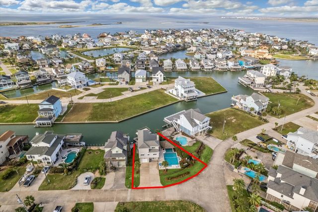 519 Westerly Drive, Tiki Island, TX 77554