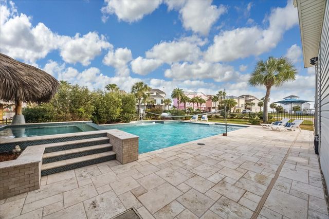 519 Westerly Drive, Tiki Island, TX 77554