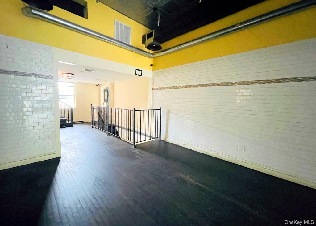 157 Larchmont Avenue Storefront, Larchmont, NY 10538 — photo 4