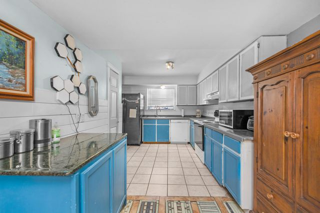 42 7Th Avenue 127, Shalimar, FL 32579