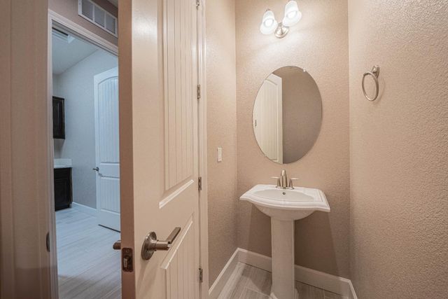 1357 Sunridge Drive, Hollister, CA 95023