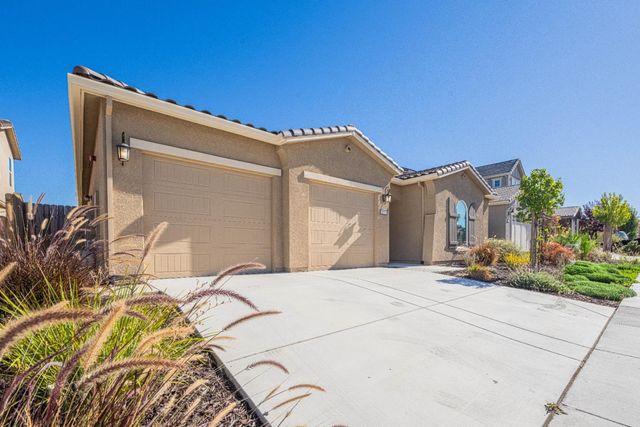 1357 Sunridge Drive, Hollister, CA 95023