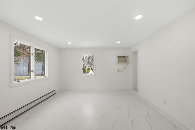 68 Port Reading Ave, Woodbridge Twp., NJ 07095