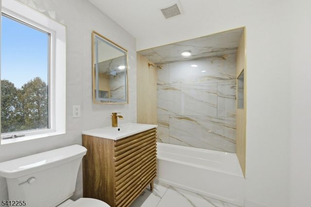 68 Port Reading Ave, Woodbridge Twp., NJ 07095