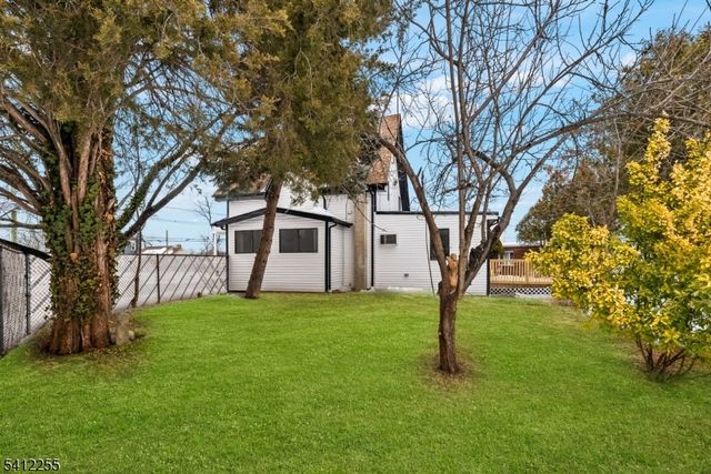 68 Port Reading Ave, Woodbridge Twp., NJ 07095