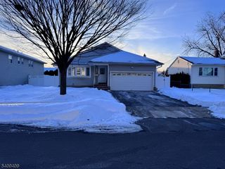 52 28Th St, Fair Lawn Boro, NJ 07410