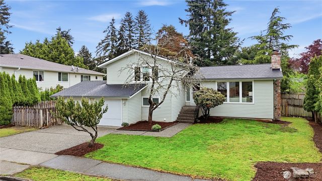 2208 Vashon Ave NE, Renton, WA 98059