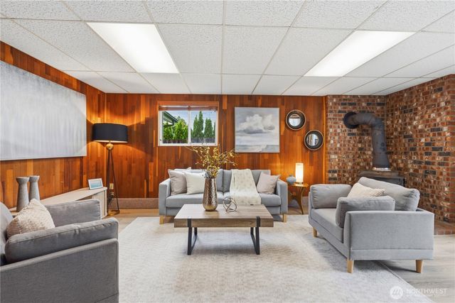 2208 Vashon Ave NE, Renton, WA 98059