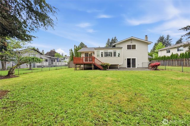 2208 Vashon Ave NE, Renton, WA 98059