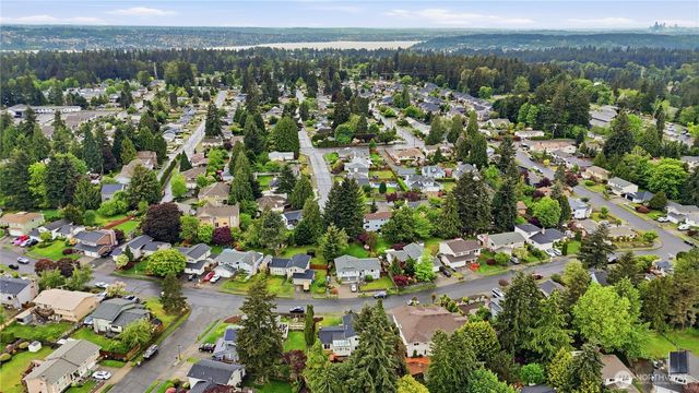 2208 Vashon Ave NE, Renton, WA 98059