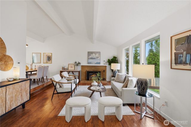 2208 Vashon Ave NE, Renton, WA 98059