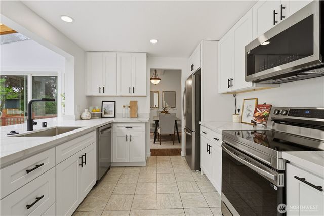 2208 Vashon Ave NE, Renton, WA 98059
