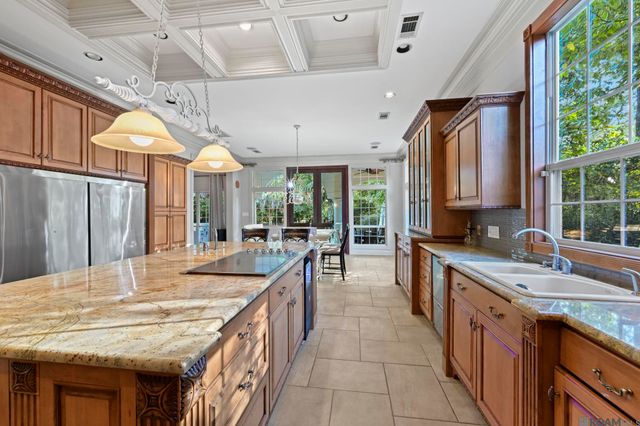 11646 N Oak Hills Pkwy, Baton Rouge, LA 70810