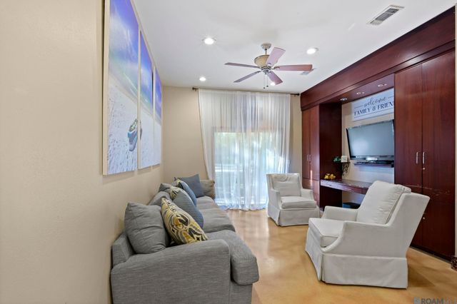 11646 N Oak Hills Pkwy, Baton Rouge, LA 70810