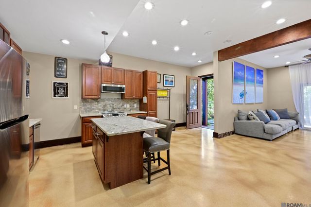 11646 N Oak Hills Pkwy, Baton Rouge, LA 70810