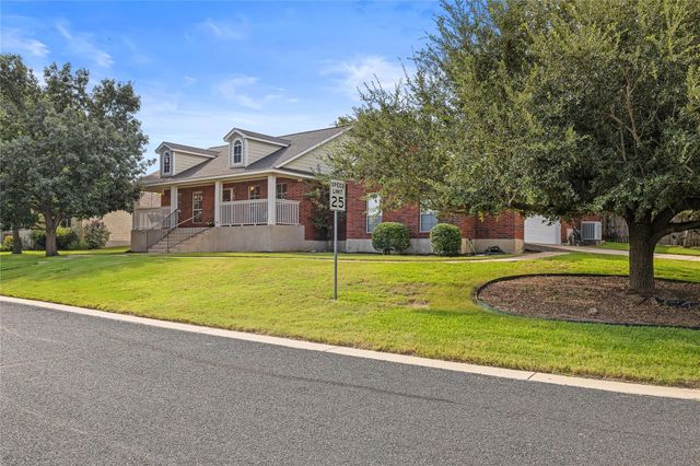200 Blanco DR, Hutto, TX 78634