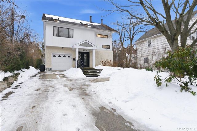 12 Red Brook Road, Great Neck, NY 11024