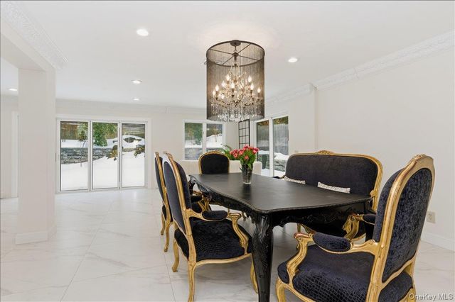 12 Red Brook Road, Great Neck, NY 11024