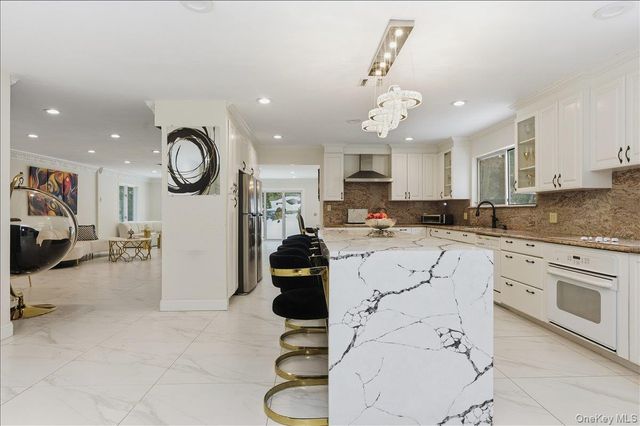 12 Red Brook Road, Great Neck, NY 11024