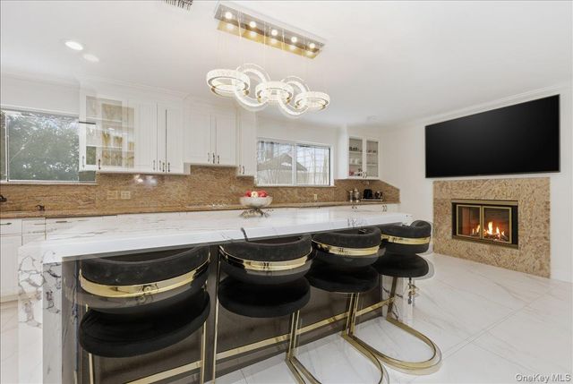 12 Red Brook Road, Great Neck, NY 11024