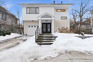 12 Red Brook Road, Great Neck, NY 11024