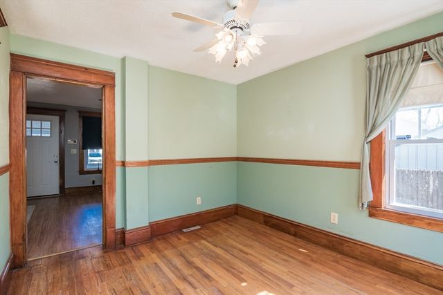 17 Stuyvesant St, Springfield, MA 01104