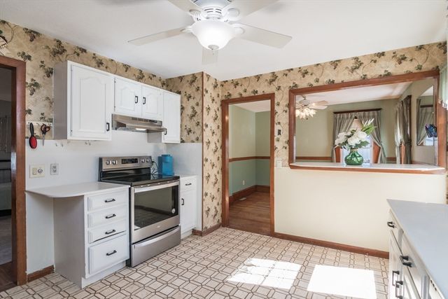 17 Stuyvesant St, Springfield, MA 01104