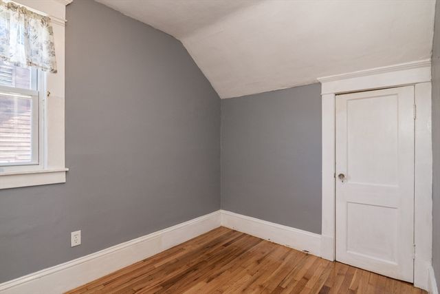 17 Stuyvesant St, Springfield, MA 01104
