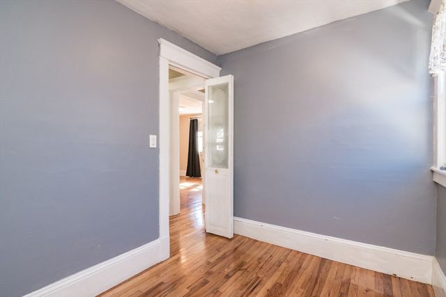 17 Stuyvesant St, Springfield, MA 01104