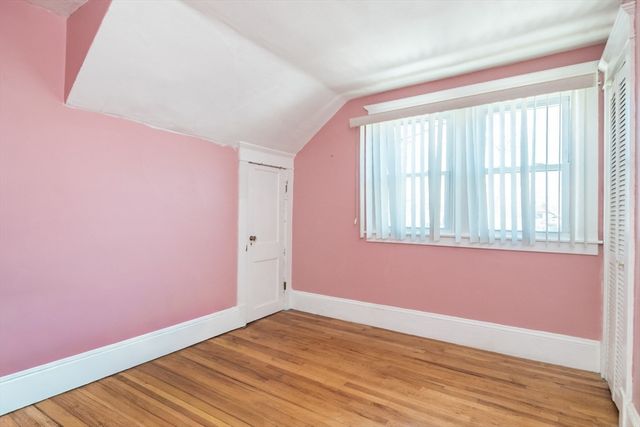 17 Stuyvesant St, Springfield, MA 01104
