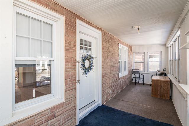 17 Stuyvesant St, Springfield, MA 01104