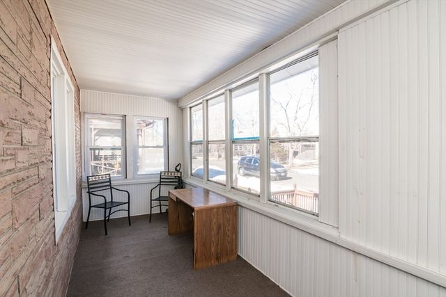 17 Stuyvesant St, Springfield, MA 01104