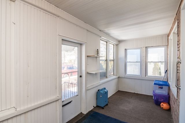 17 Stuyvesant St, Springfield, MA 01104