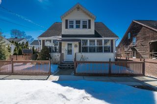 17 Stuyvesant St, Springfield, MA 01104