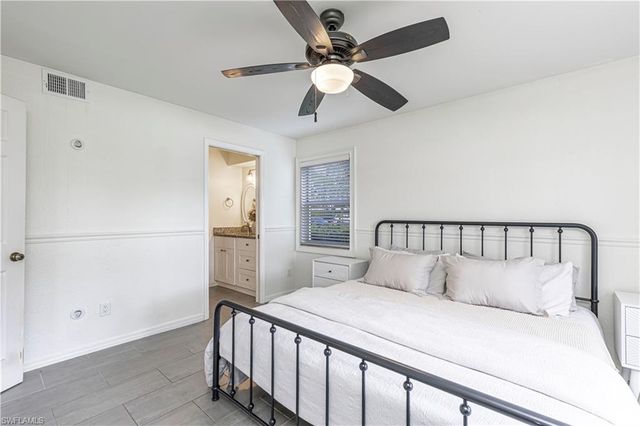 9600 Victoria LN 108, Naples, FL 34109
