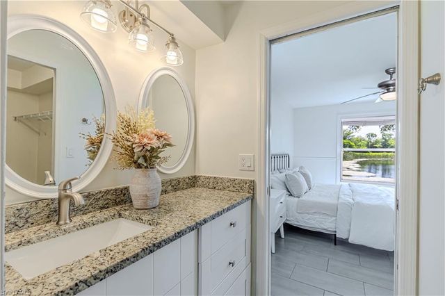 9600 Victoria LN 108, Naples, FL 34109