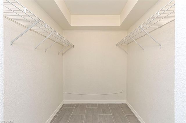 9600 Victoria LN 108, Naples, FL 34109