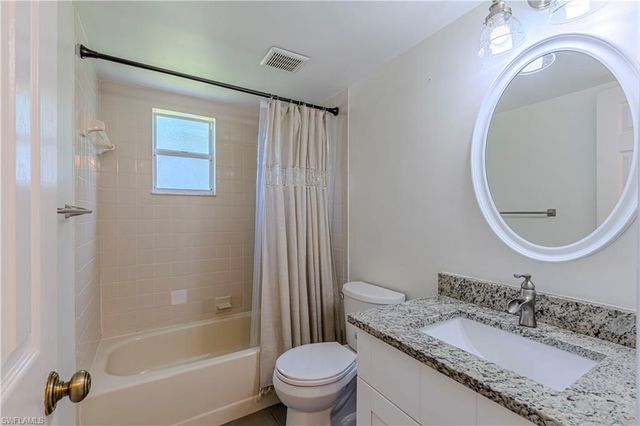9600 Victoria LN 108, Naples, FL 34109