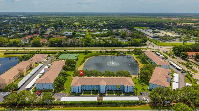 9600 Victoria LN 108, Naples, FL 34109