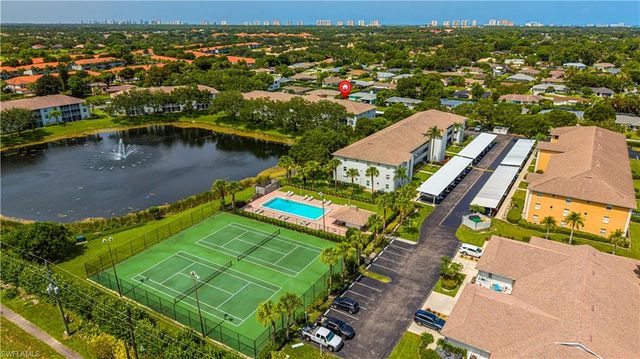 9600 Victoria LN 108, Naples, FL 34109