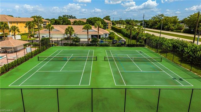 9600 Victoria LN 108, Naples, FL 34109