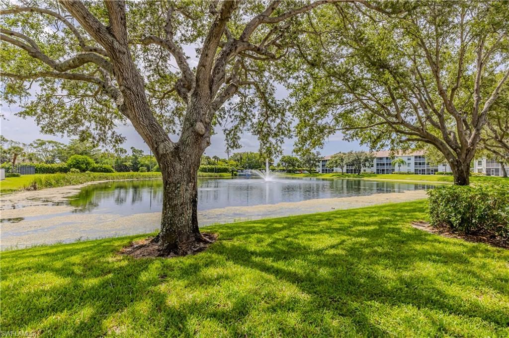 9600 Victoria LN 108, Naples, FL 34109