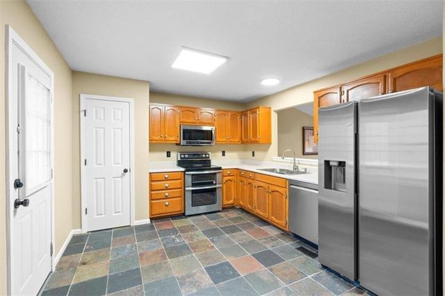 585 Bethany Woods Drive, Temple, GA 30179