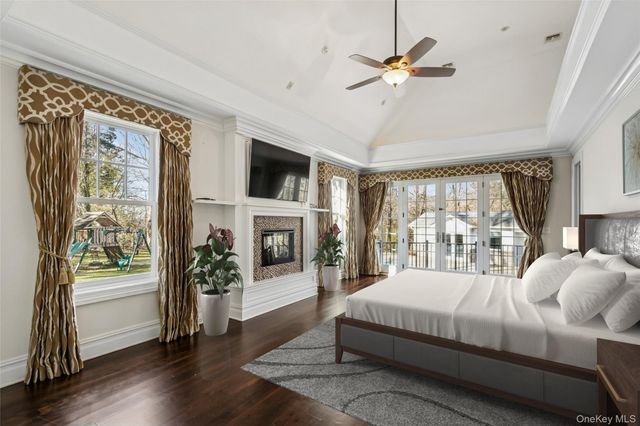 3 The Brae, Woodbury, NY 11797