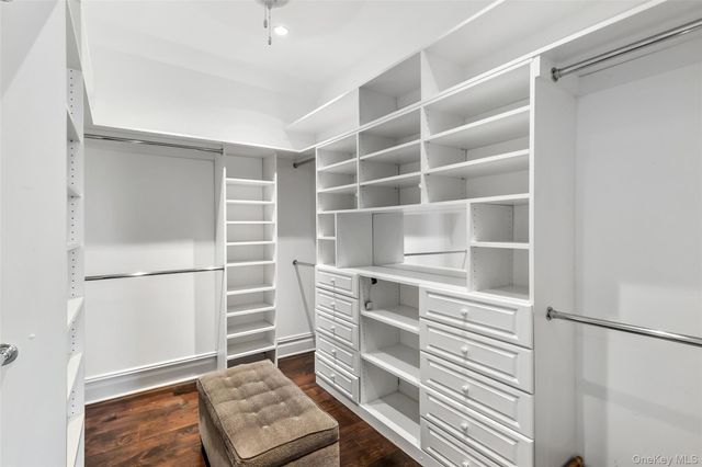 3 The Brae, Woodbury, NY 11797