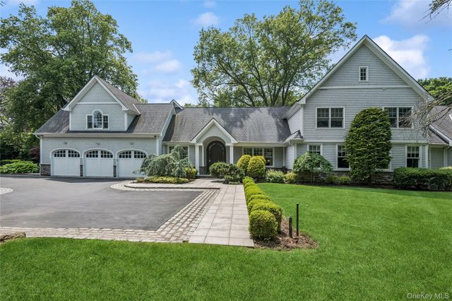 3 The Brae, Woodbury, NY 11797