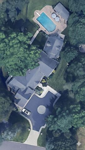 3 The Brae, Woodbury, NY 11797